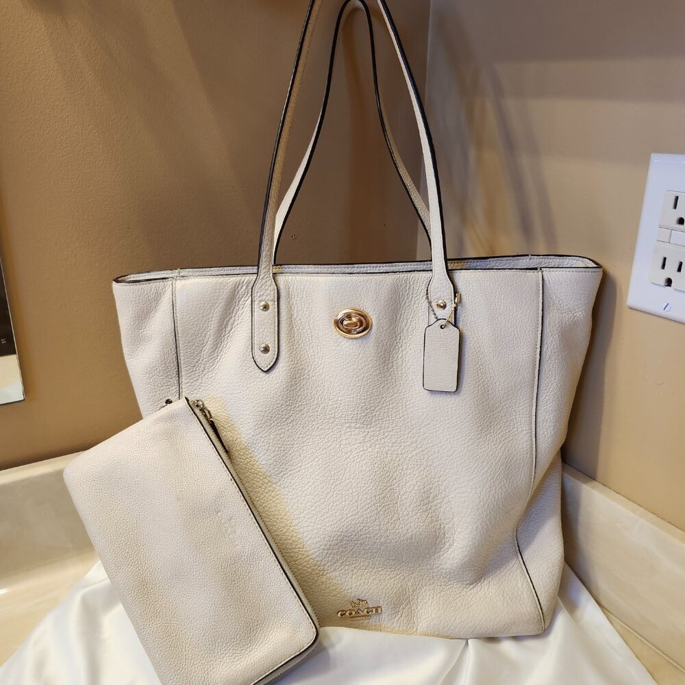 Coach pebble leather tote with matching wristlet
